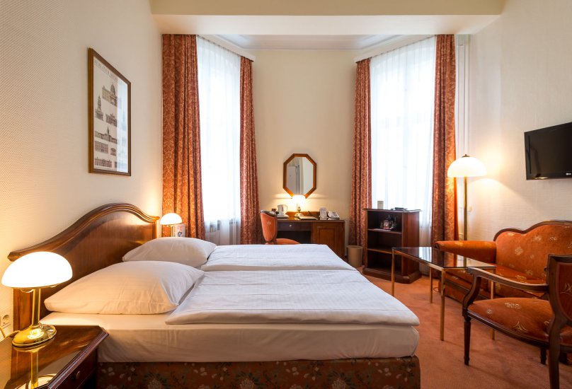Henri Hotel