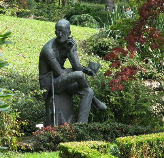 In the footsteps of Einstein, Joyce and Lenin
