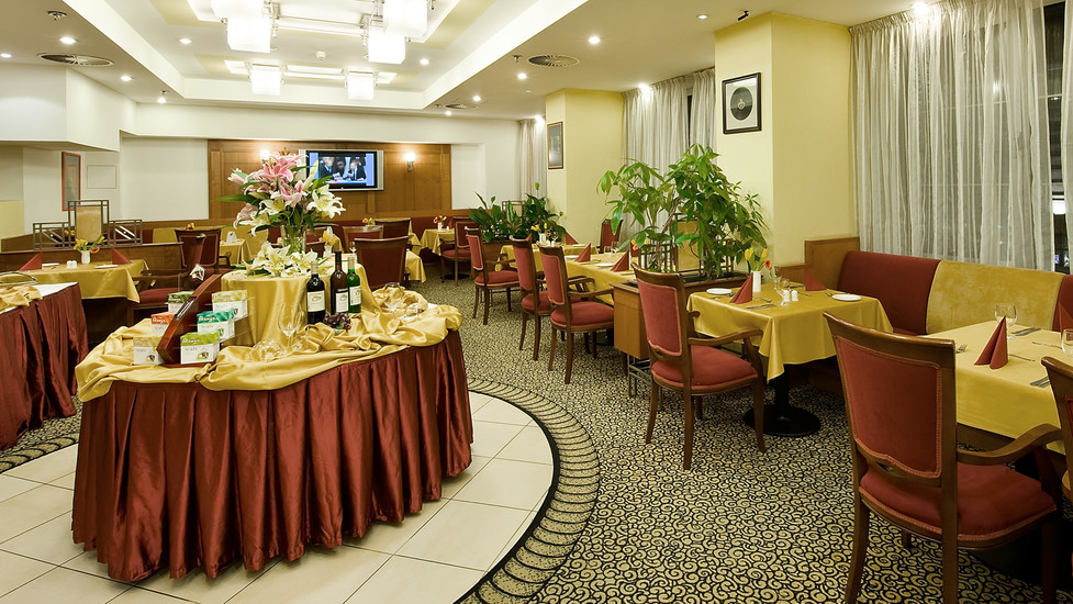 Ramada Airport Hotel Prague
