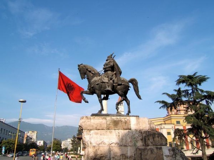 Skanderbeg | Sightseeing | Tirana