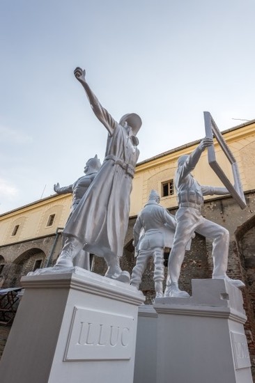 Tihomir Matijević  - Transheroica or Sculptor Seeks a Hero 