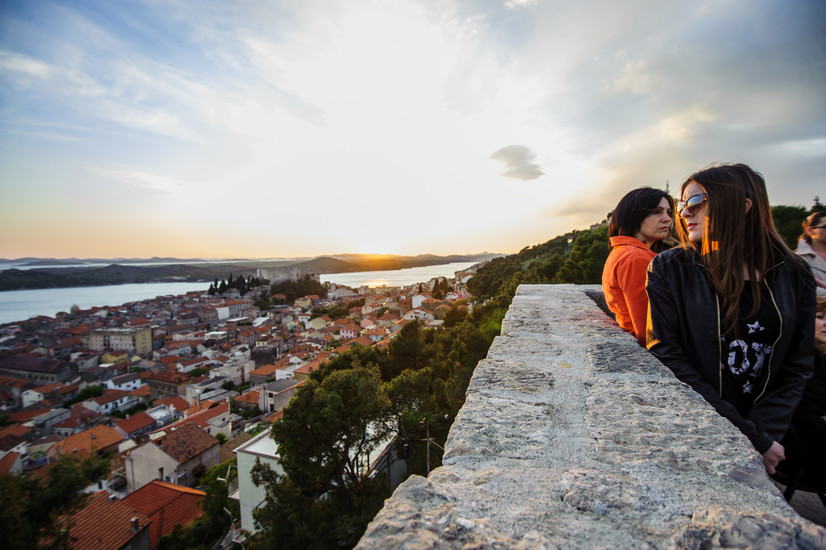 Visit Dalmatia Šibenik - Barone Fortress was built in 1646 on Vidakuša, the  80 meter-high hill above the city. Along with the other three fortresses in  Šibenik, it represents a unique defence