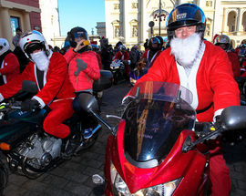 Santas on Motorbikes 
