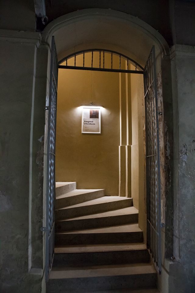 (AV17) Gallery