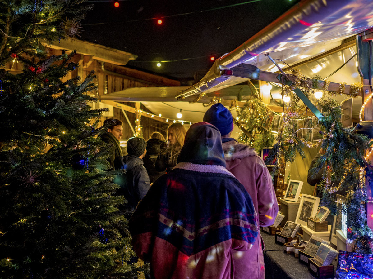 Weihnachtsmarkt at the Klunkerkranich Shopping Berlin