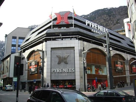 Centro Comercial Pyrenees Andorra