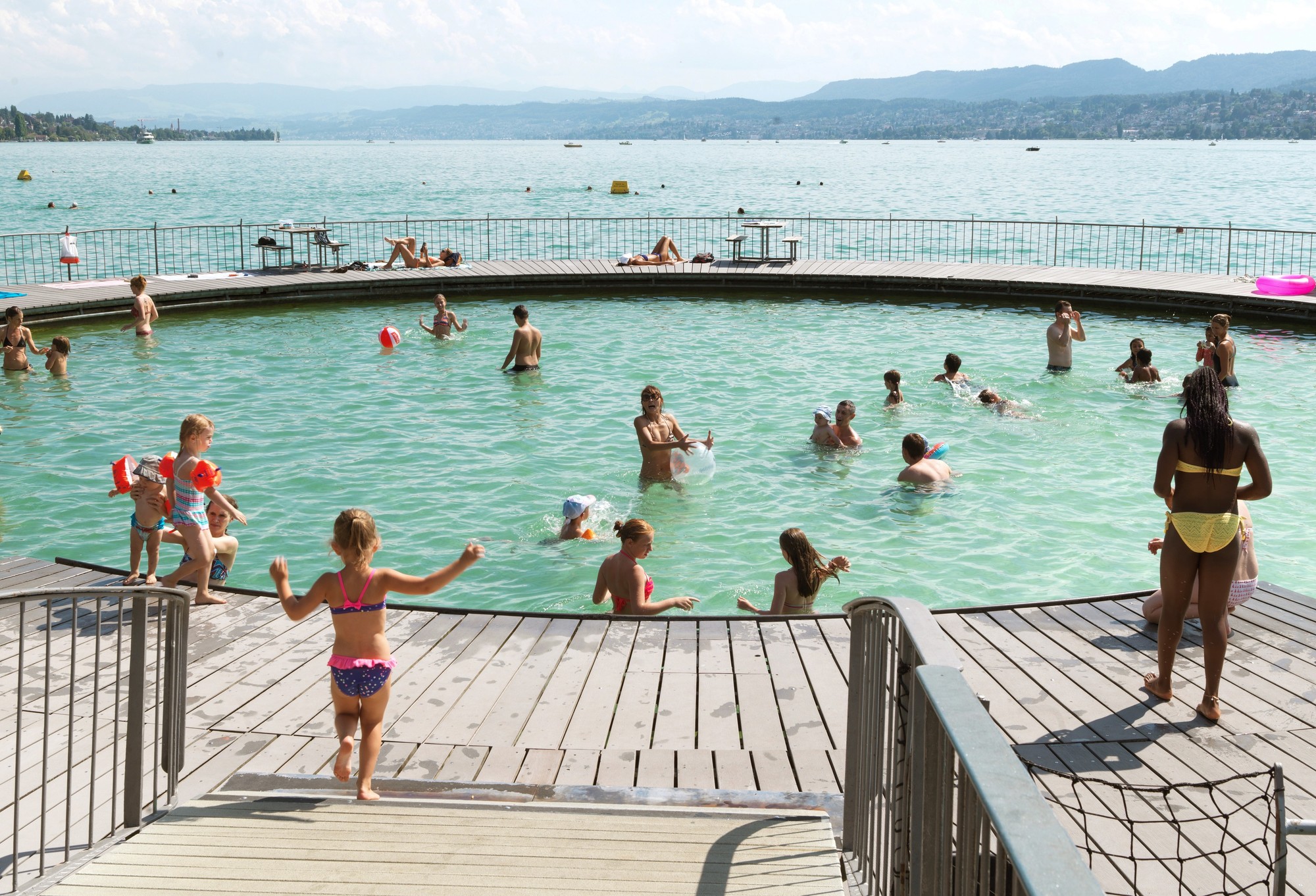 Strandbad Tiefenbrunnen | Leisure, Activities & Sports | Zurich