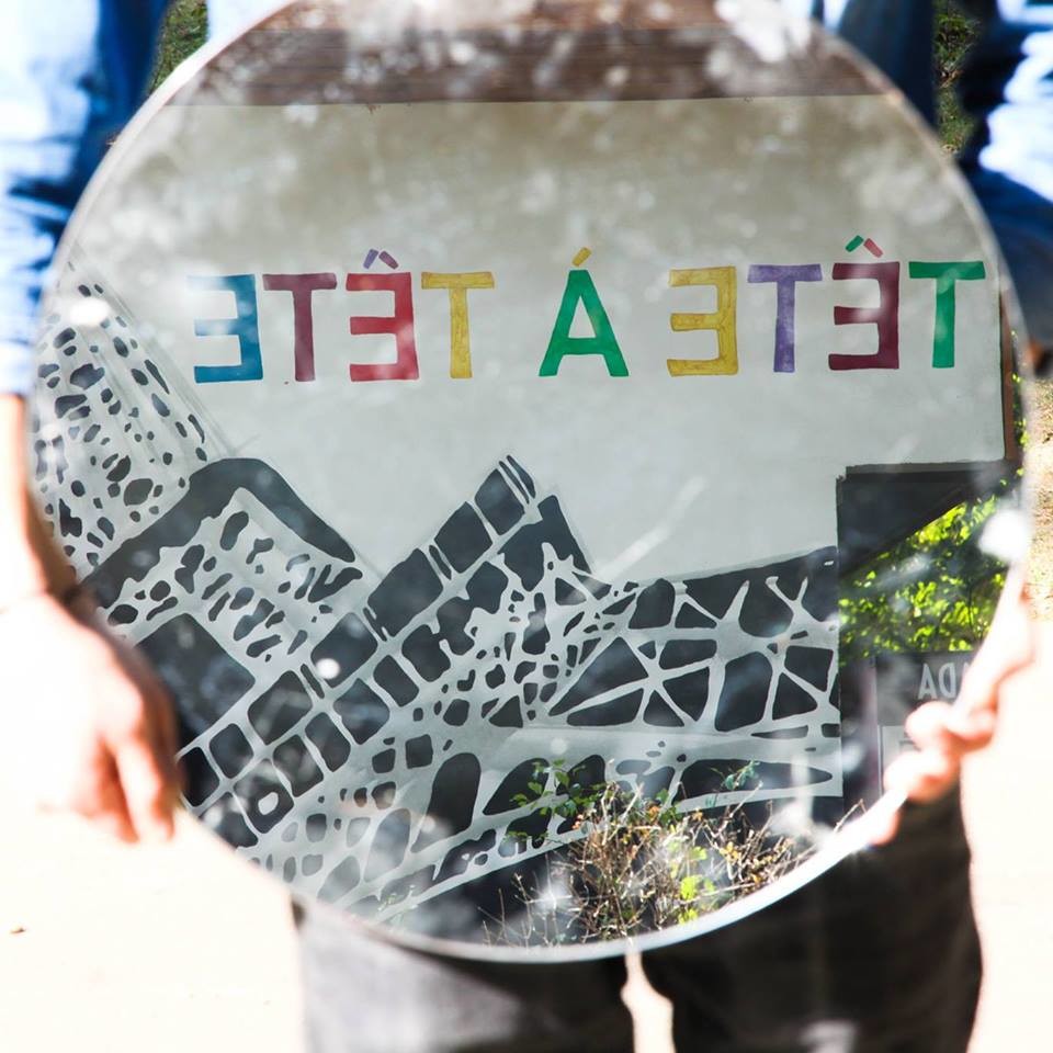 Tete-a-Tete Club Lounge