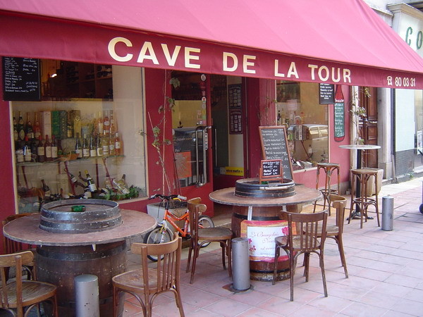 cave la tour