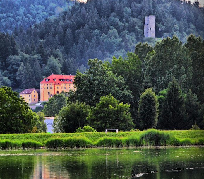 Pusti Castle