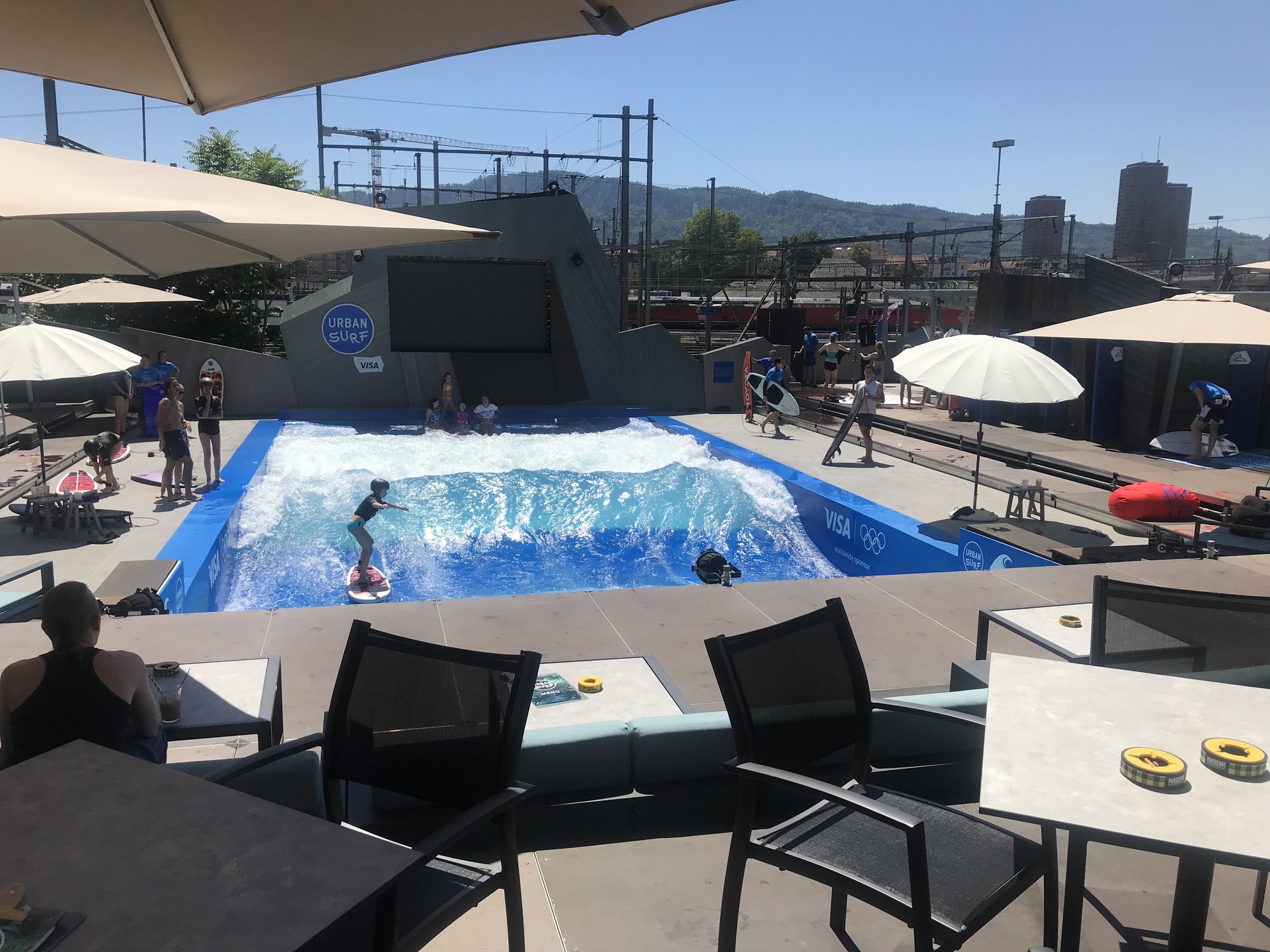 Urbansurf Standing wave pool Nightlife Zurich