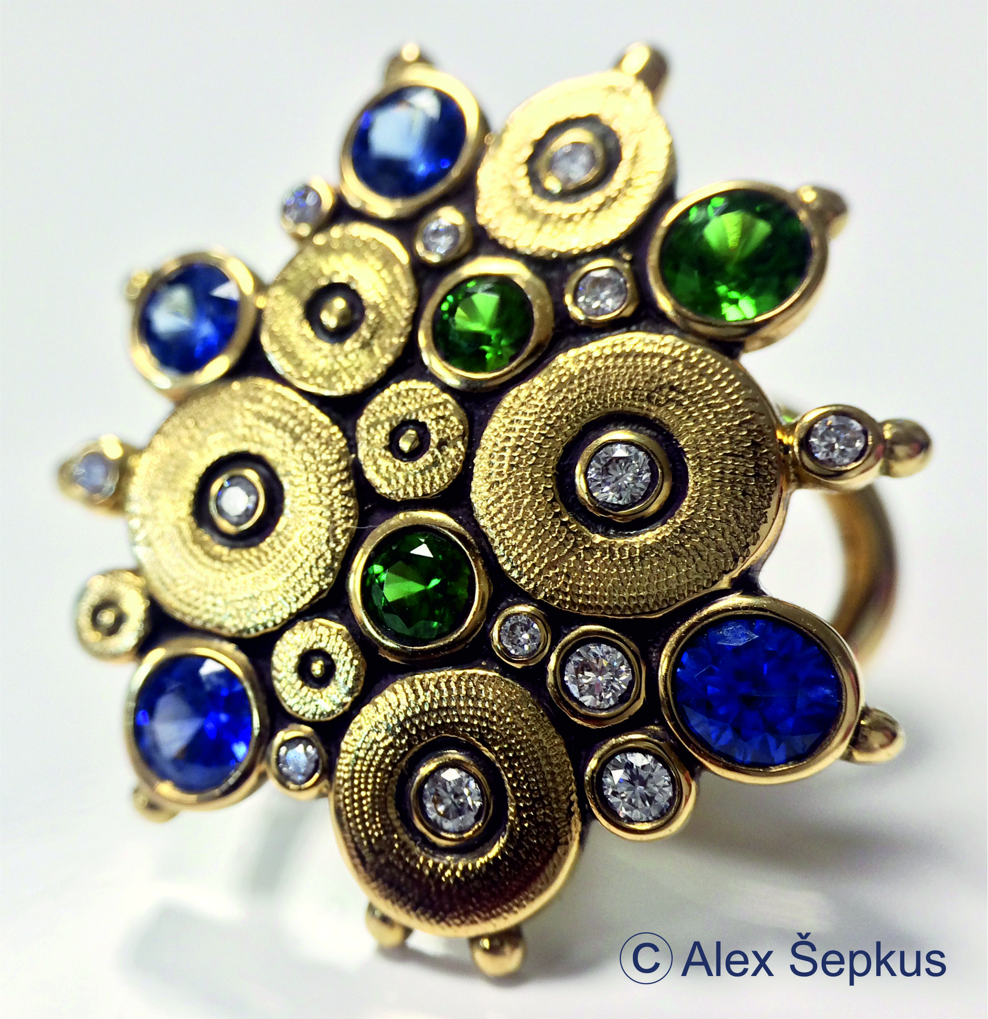 v2o Juvelyrikos Namai