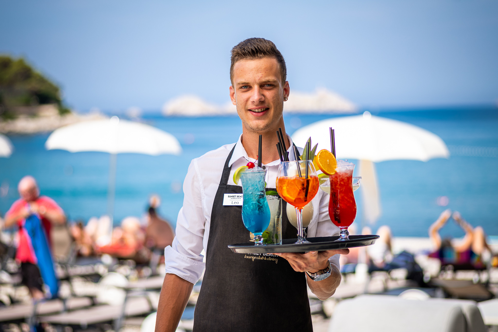 бармен на пляже