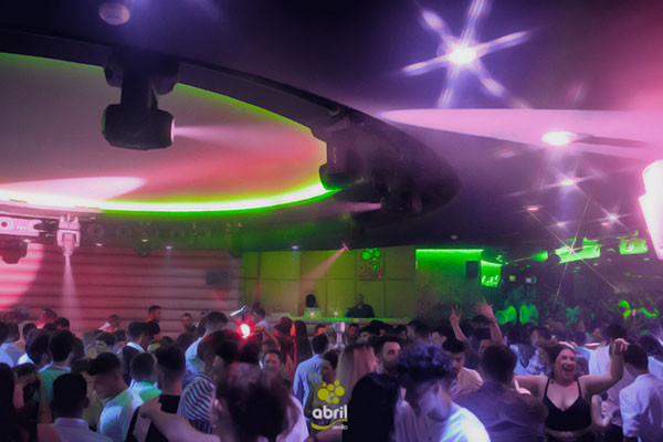 Abril | Nightlife | Seville