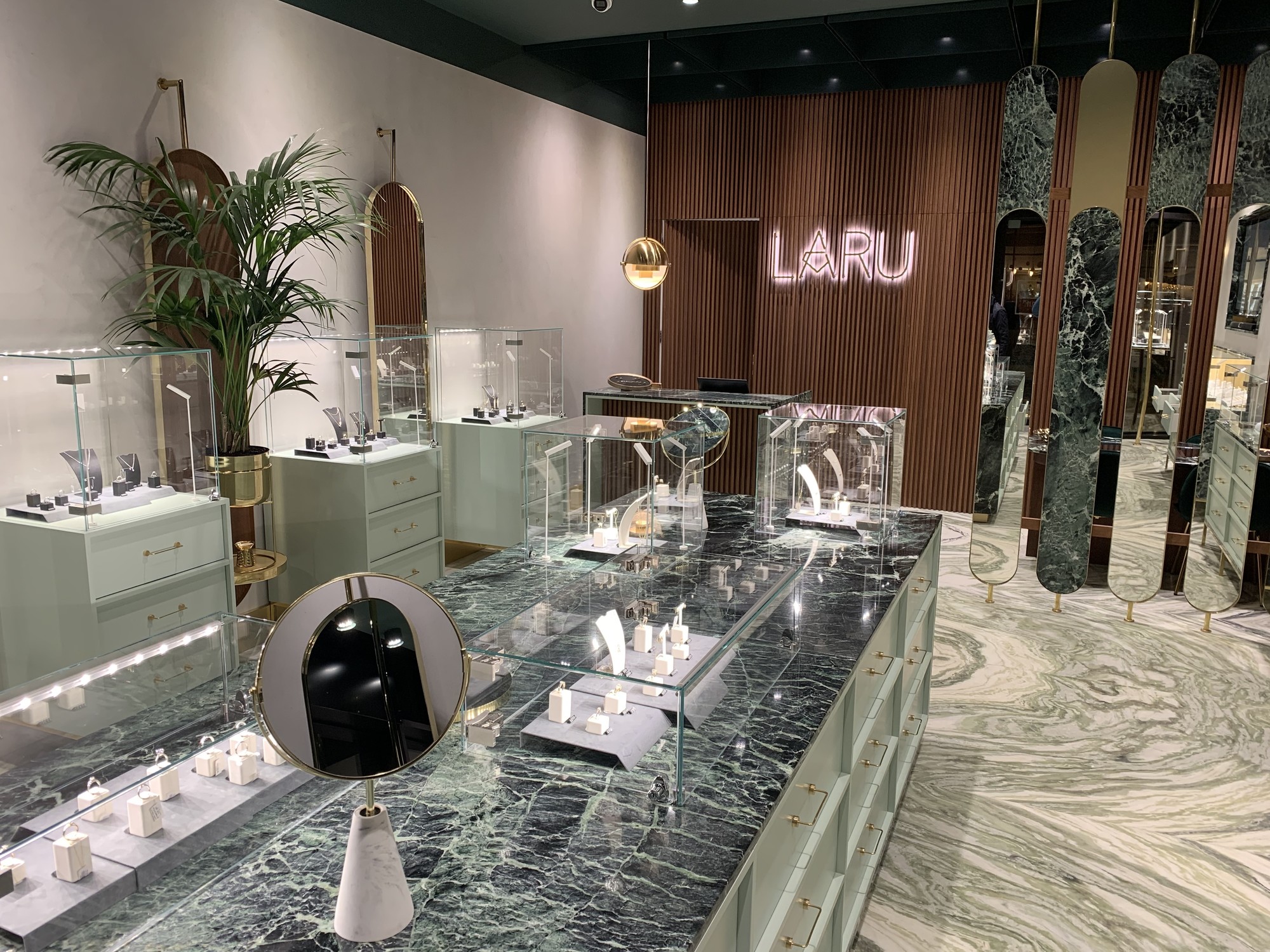 LARU