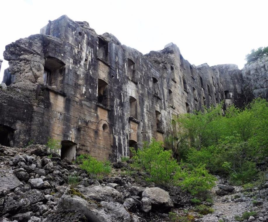 Strač Fortress