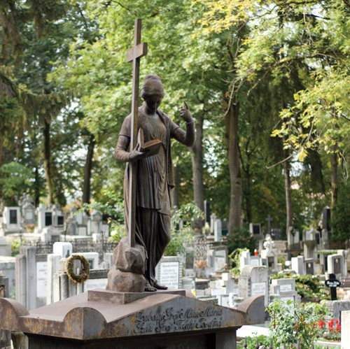 Hajongard Cemetery