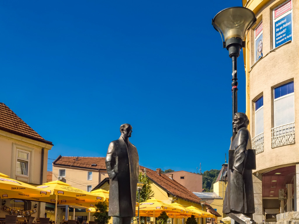 Meša & Ismet Statue