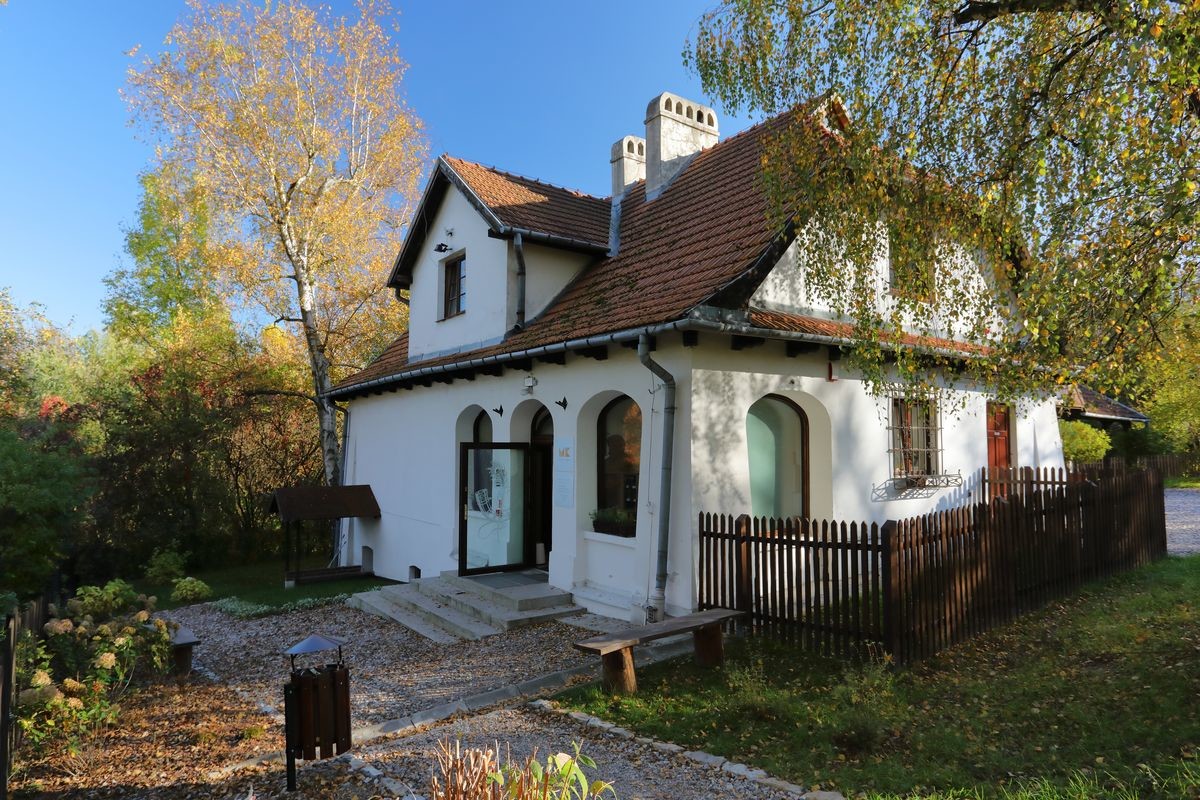Gallery image