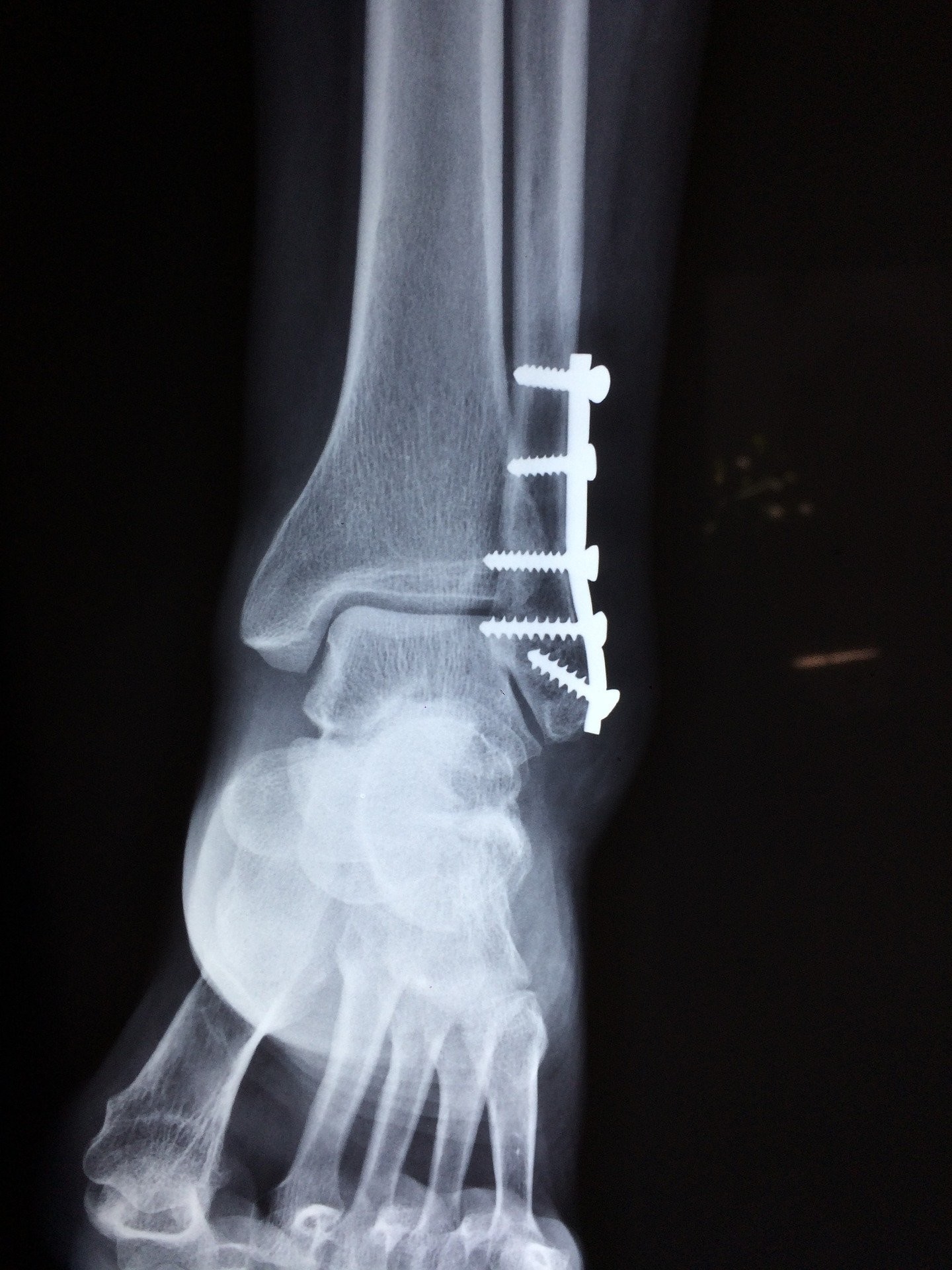 Orthopedist Berlin, Dr. med. Jan Grundmann - specialists in orthopedics and trauma surgery