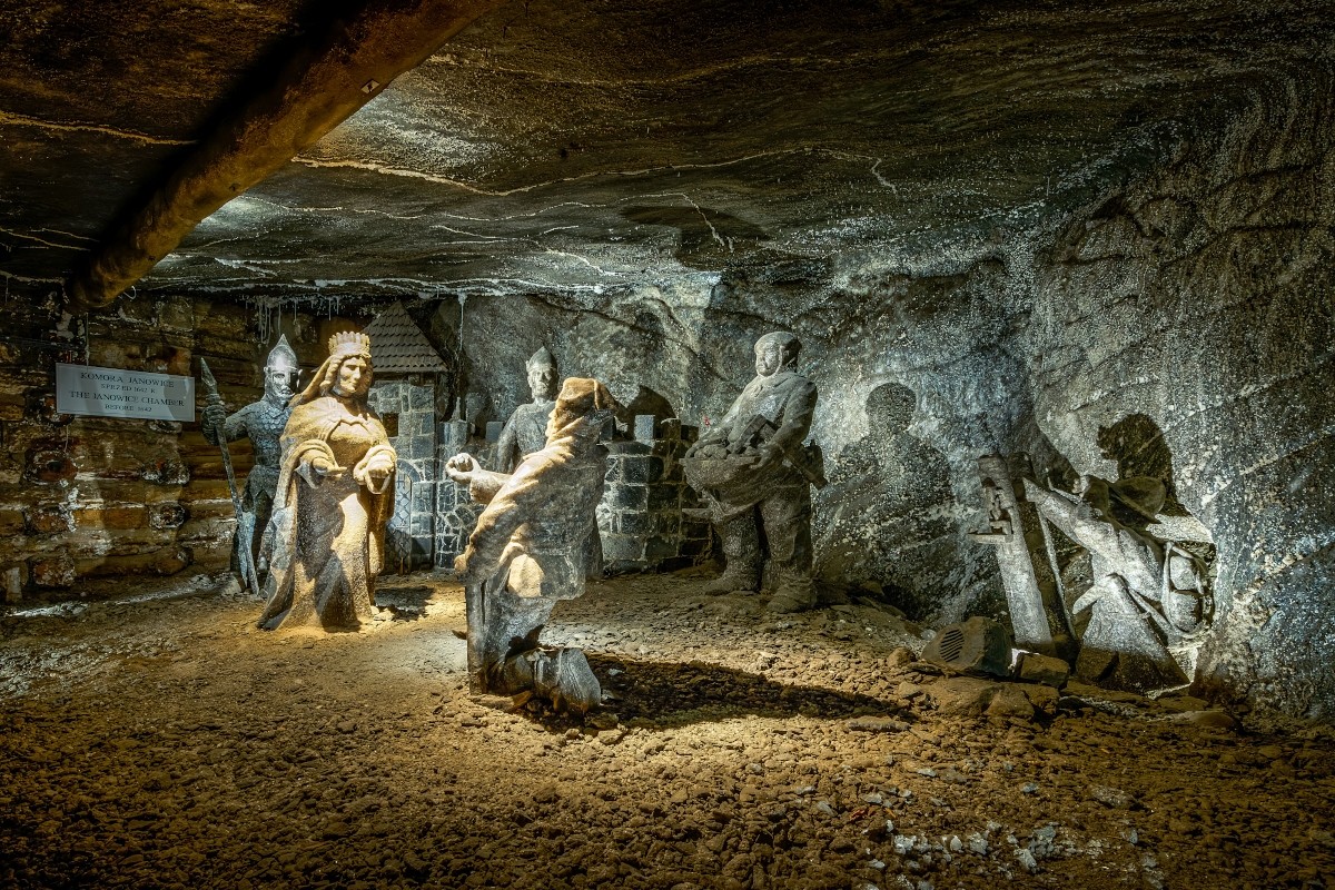 why-the-salt-mines-of-soledar-a-network-of-underground-cities-are