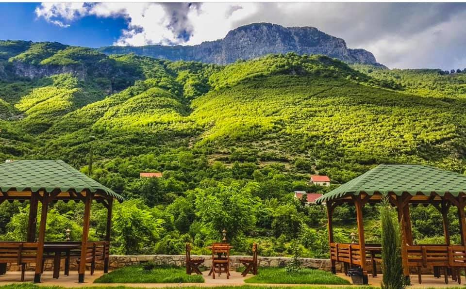 Selca Village & Waterfall