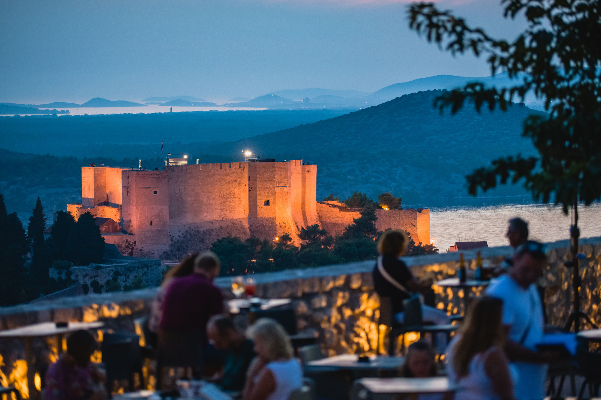 Visit Dalmatia Šibenik - Barone Fortress was built in 1646 on Vidakuša, the  80 meter-high hill above the city. Along with the other three fortresses in  Šibenik, it represents a unique defence