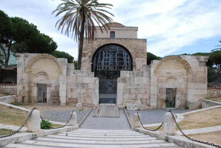 Basilica of St Saturnin (Basilica di San Saturnino) Sightseeing Cagliari
