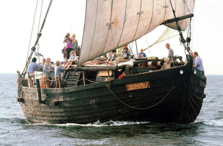 Barge boat trips