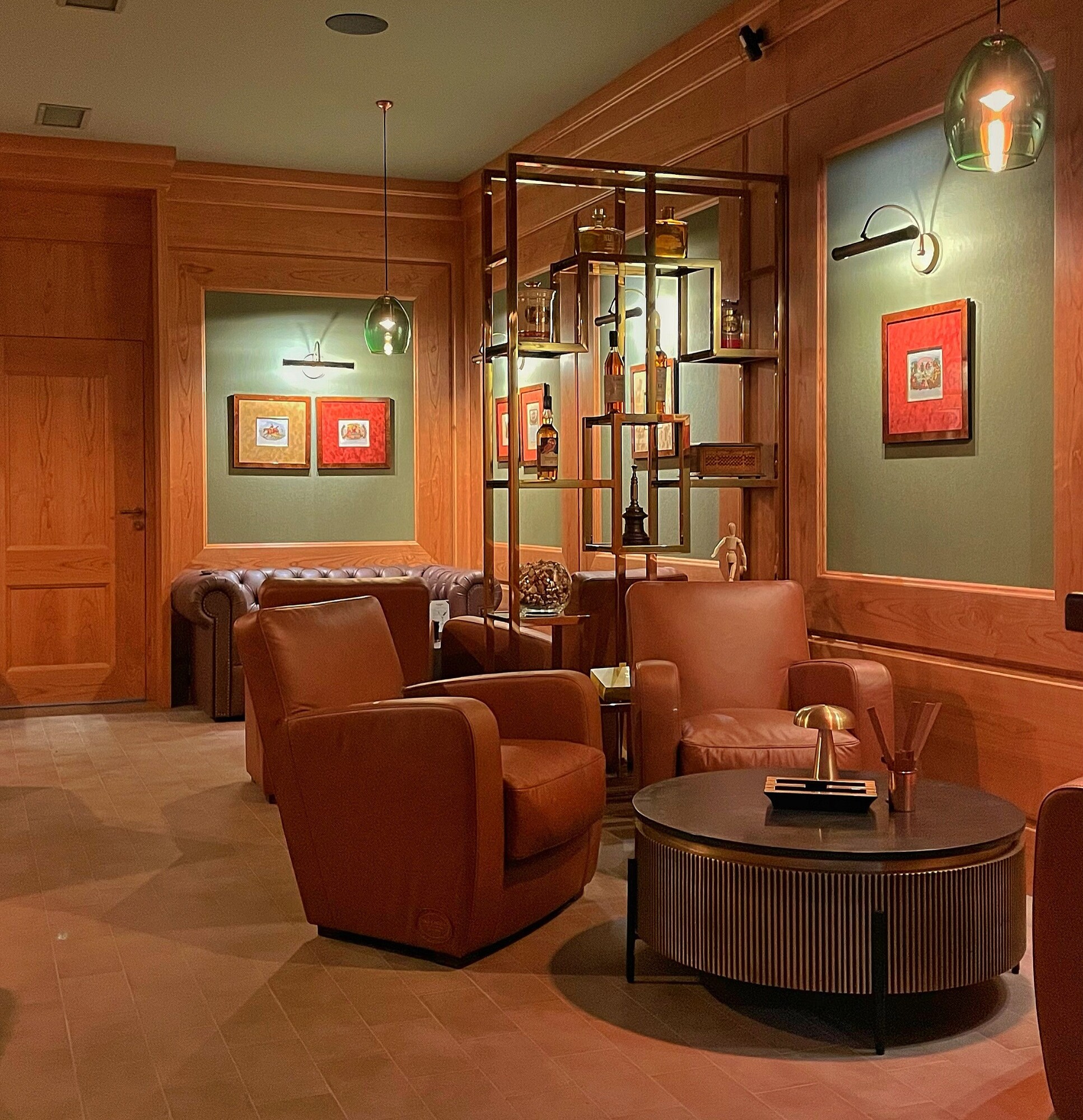 Old Havana Cigar Shop & Lounge | Shopping in Wrocław