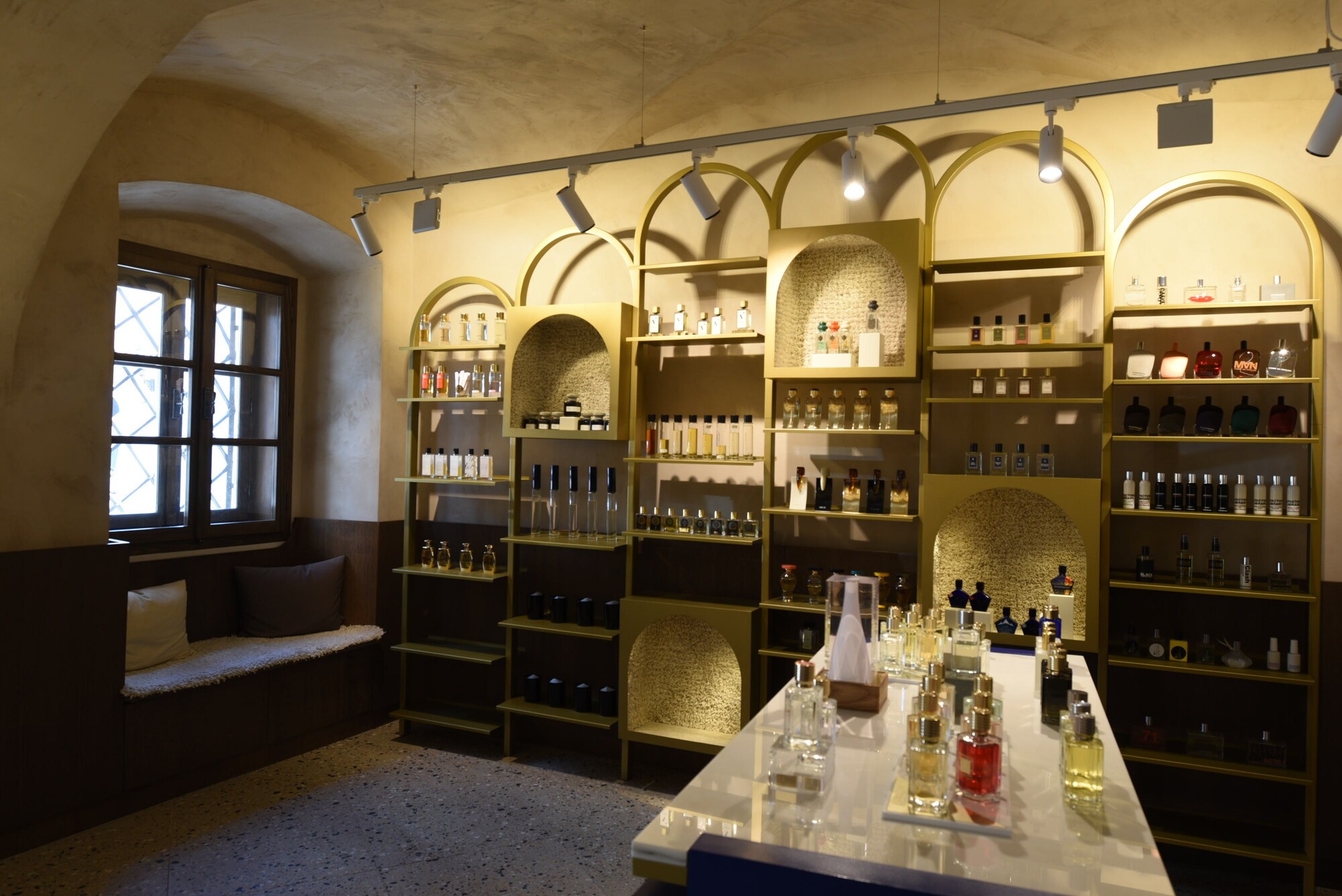 Top - niche perfumery