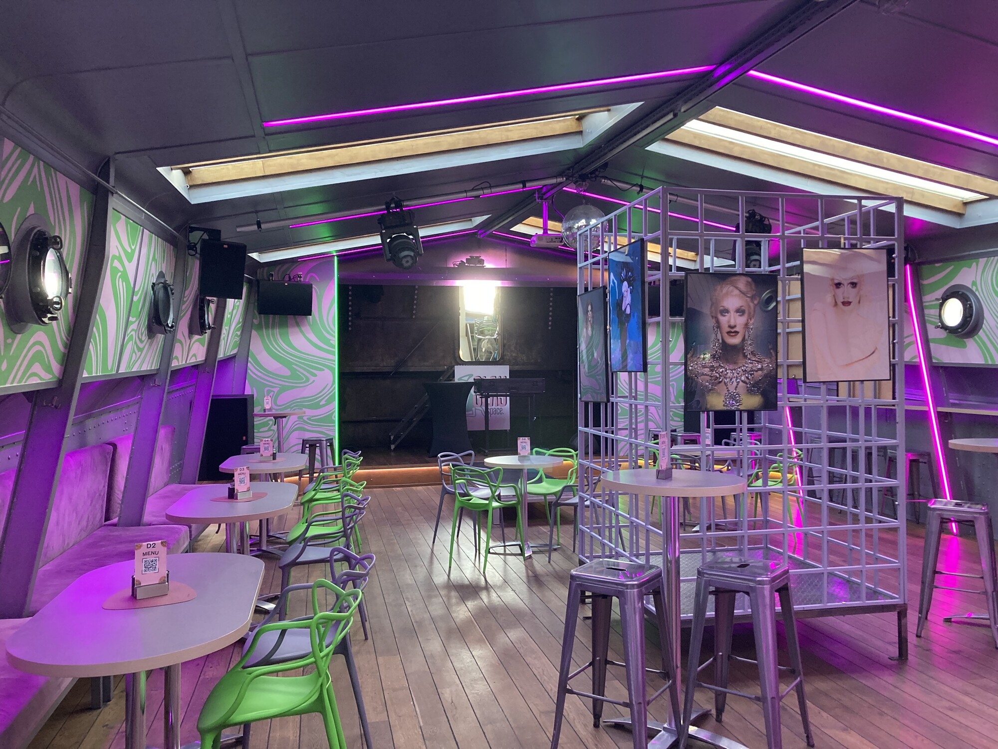 Jinsiy aloqa va kunnilingus haqida chiroyli melodrama.