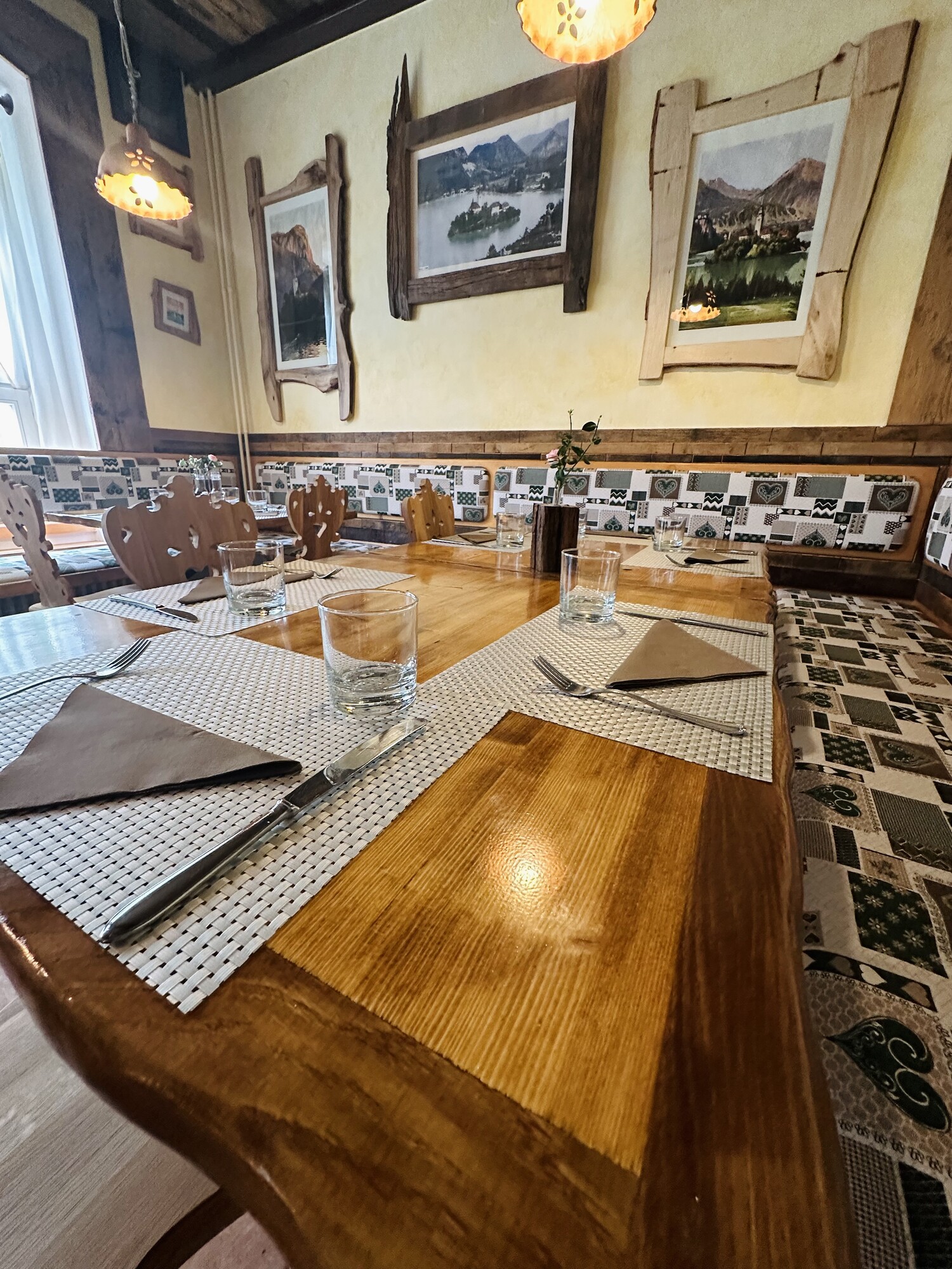 Restaurant and Wine Bar Murka