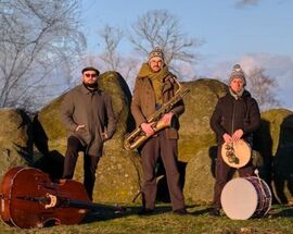 AVA Trio feat. Aron Horvath