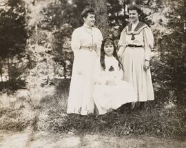 The Pusłowski Family Photo Albums at MuFo