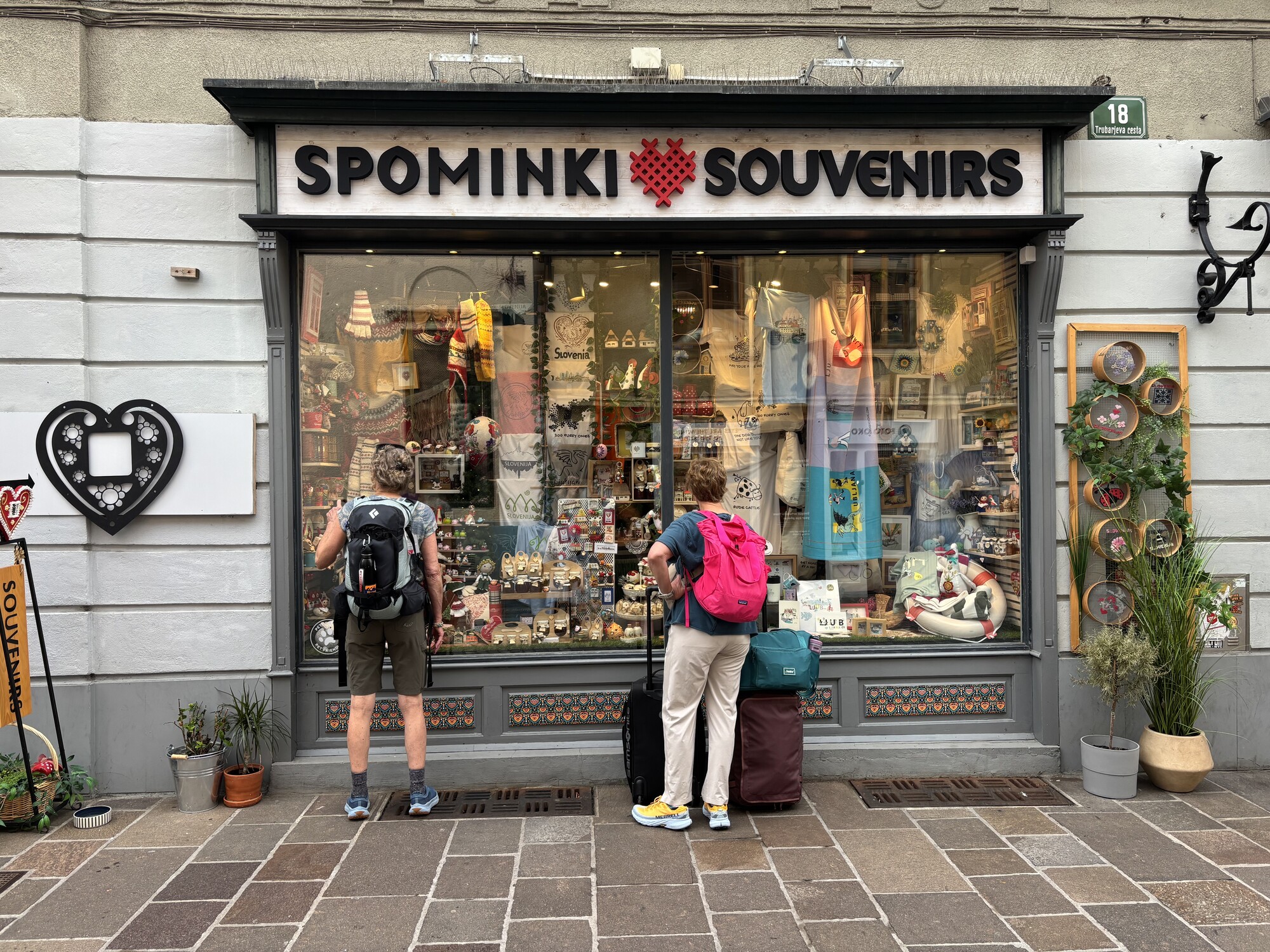 Spominki Souvenirs