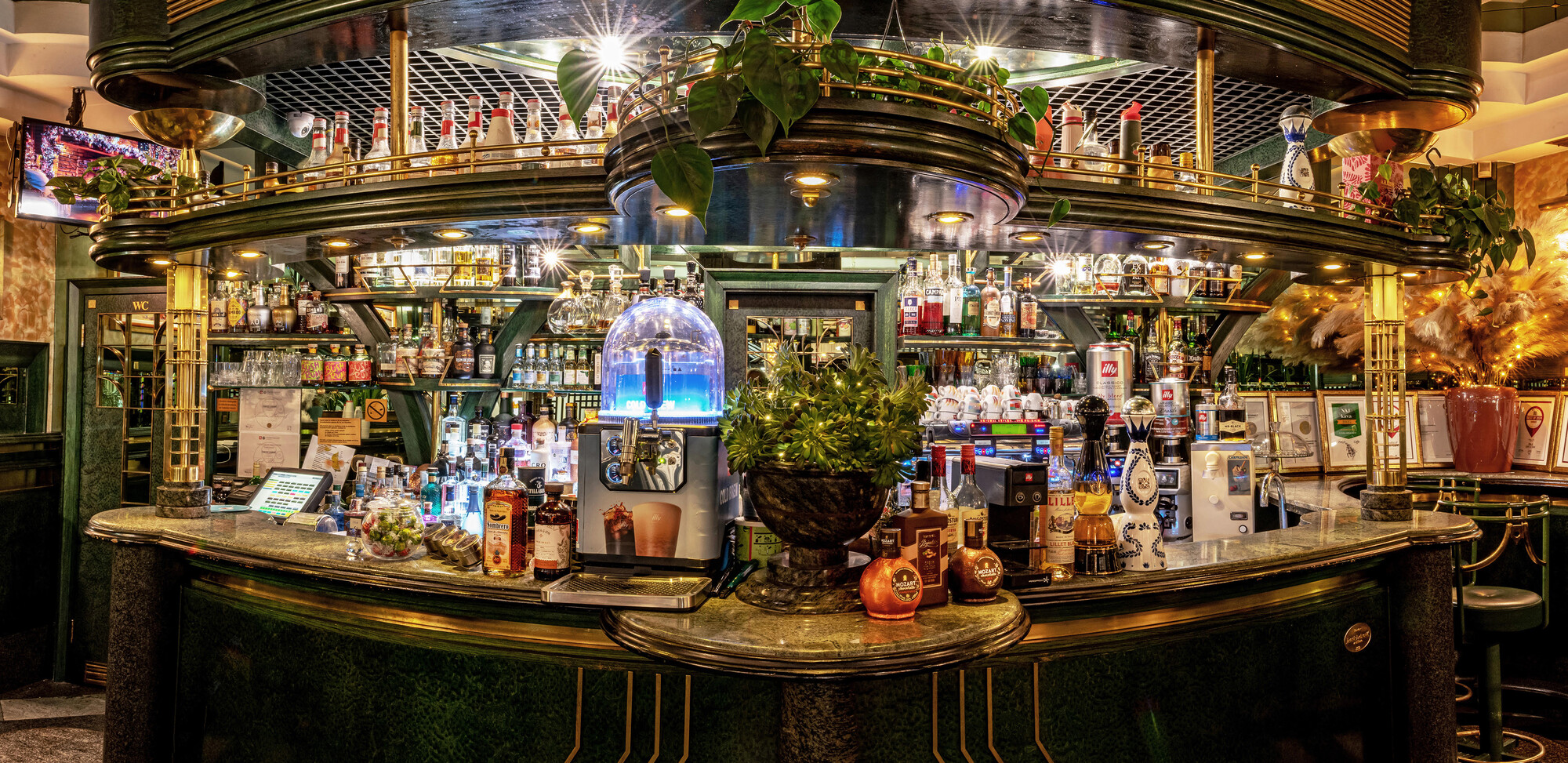 POLO caffe & bar