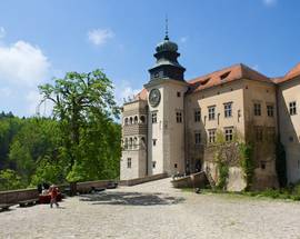 Pieskowa Skała Castle