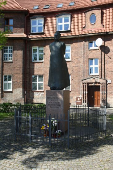 Bronislaw Komorowski Square