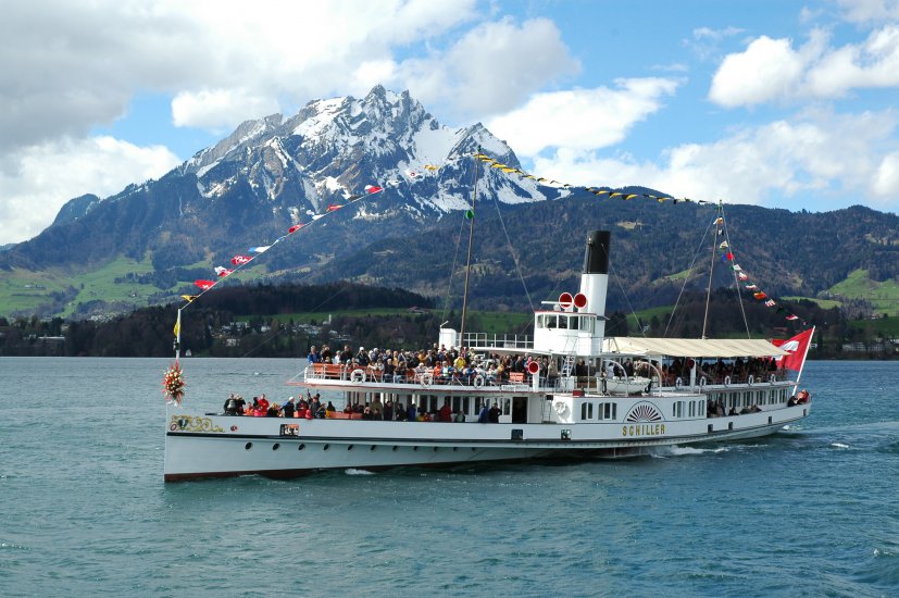 lake lucerne cruise swiss pass