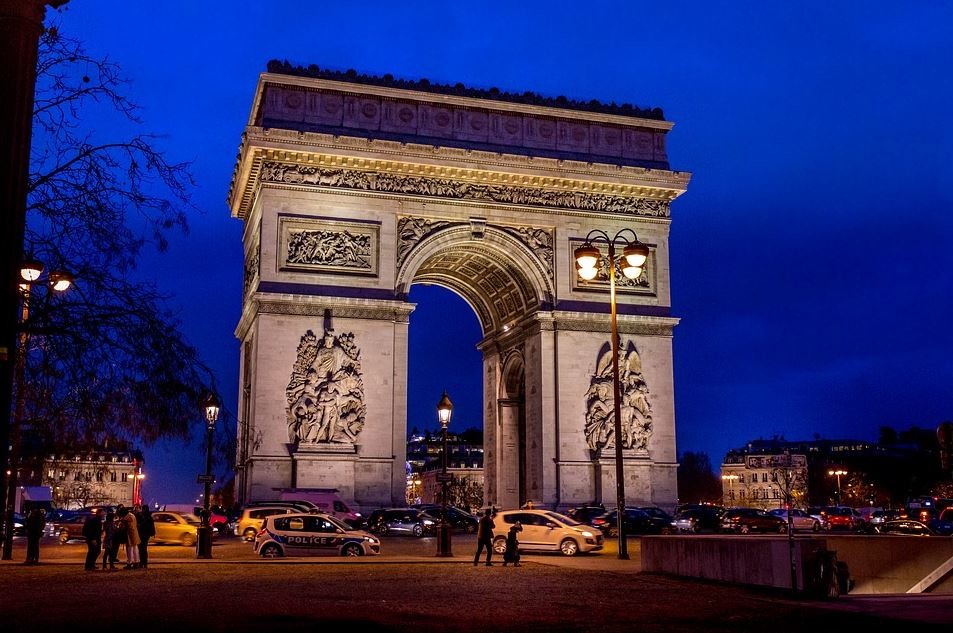 cultural tourist attractions in paris