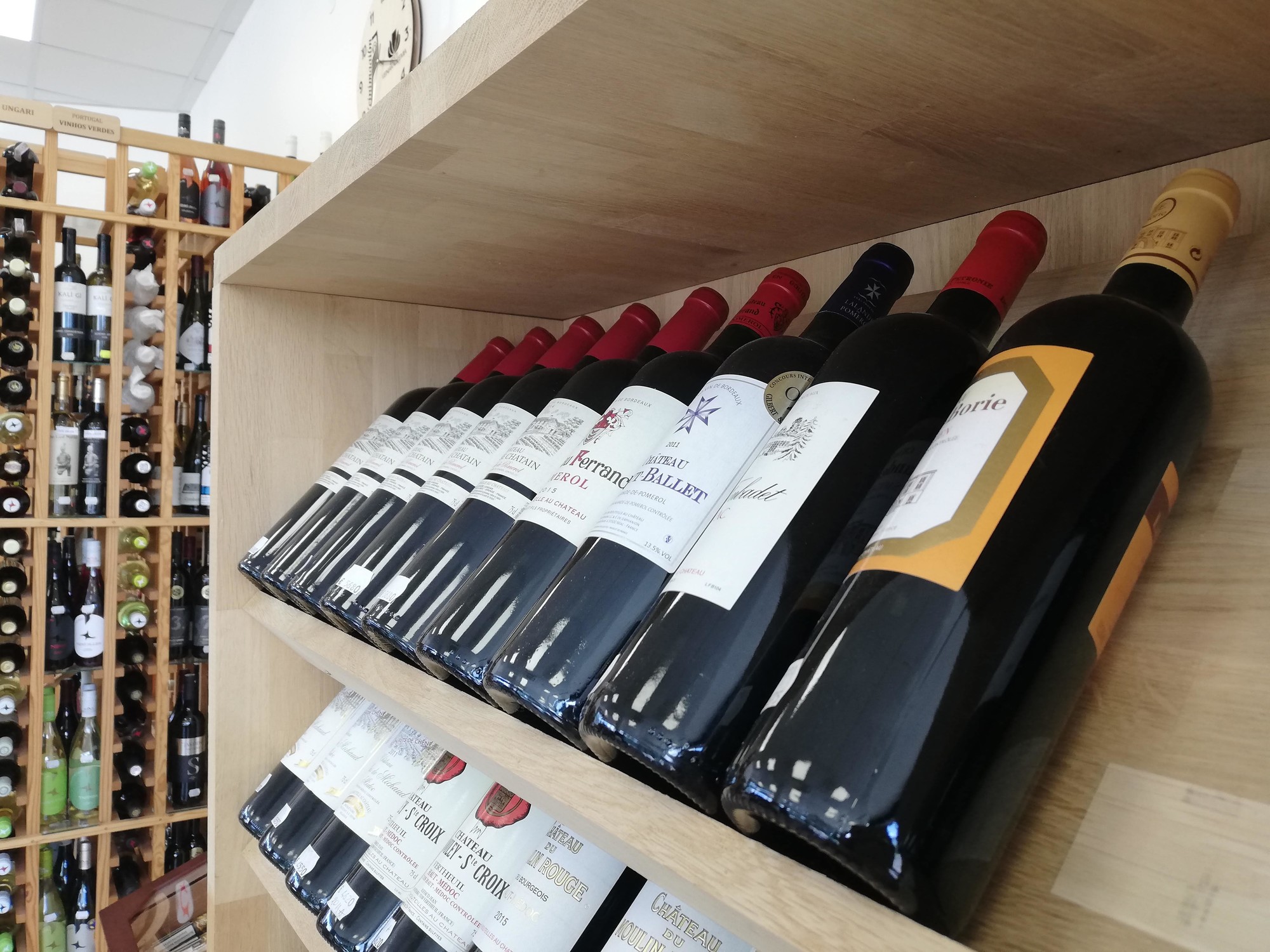 Veinimaailm wine store and Wine Academy Shopping Tartu