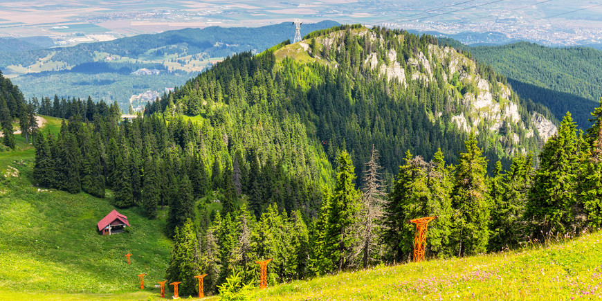 Poiana Brasov guide and map by In Your Pocket. Full,...