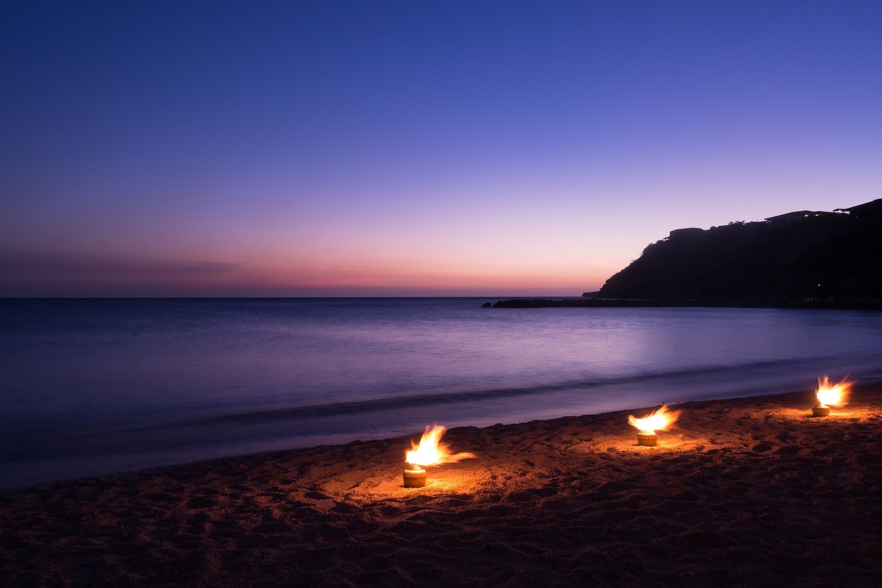 Curacao's Blue Lagoon at dusk © Edwin Danen from Pixabay