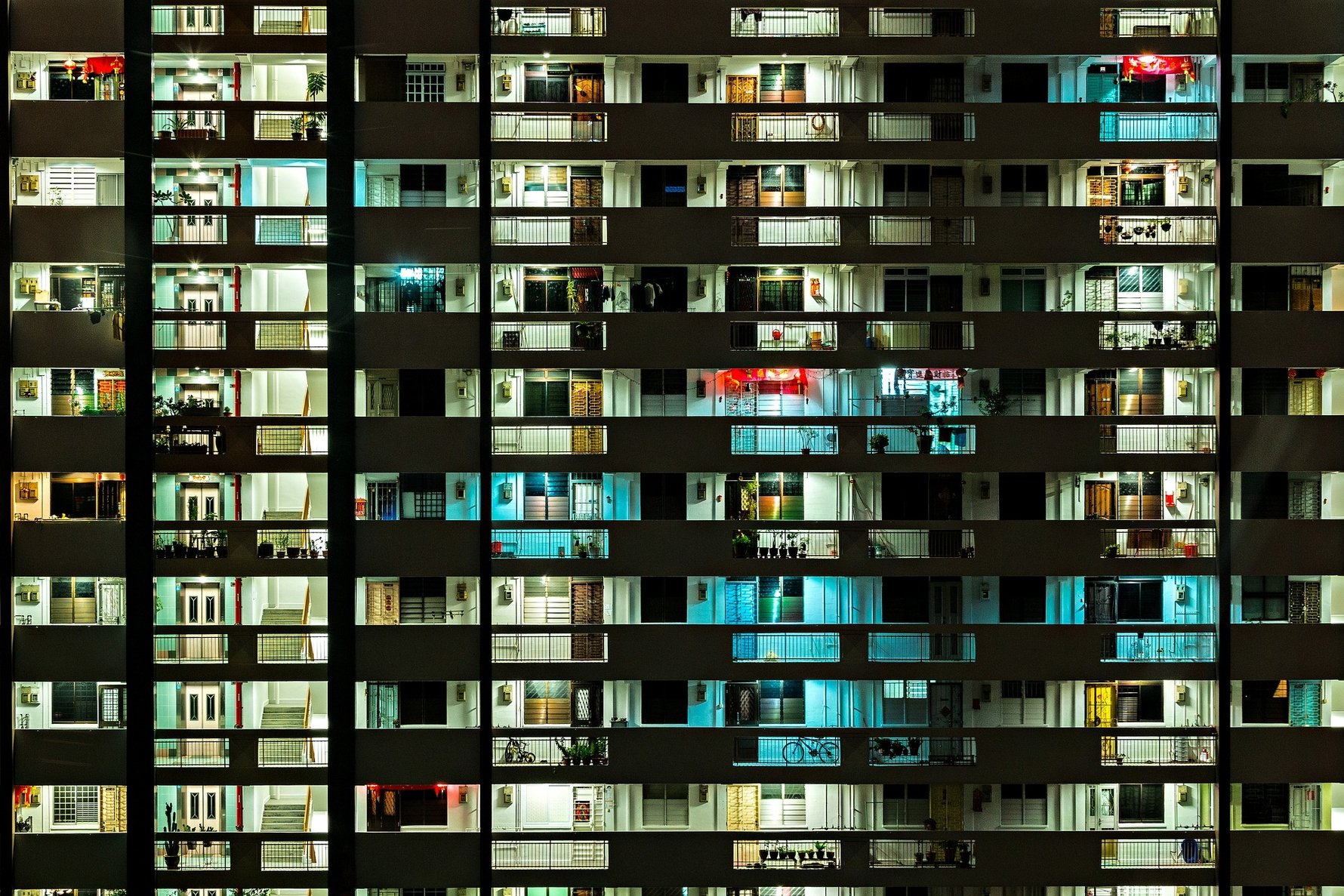 24 Hours in Singapore - Urban apartment block © xegxef from Pixabay