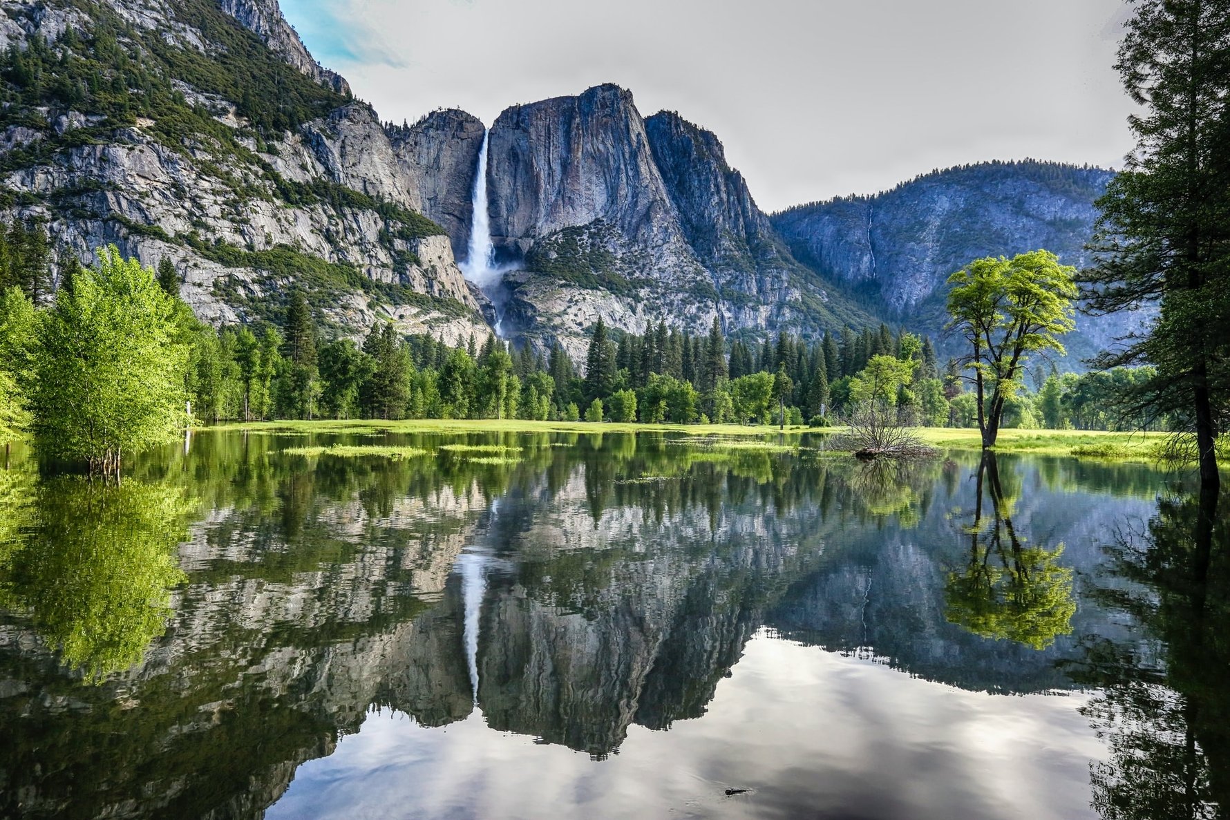 Visit the National Parks of California with an ESTA Visa - Yosemite, by mick-haupt-unsplash