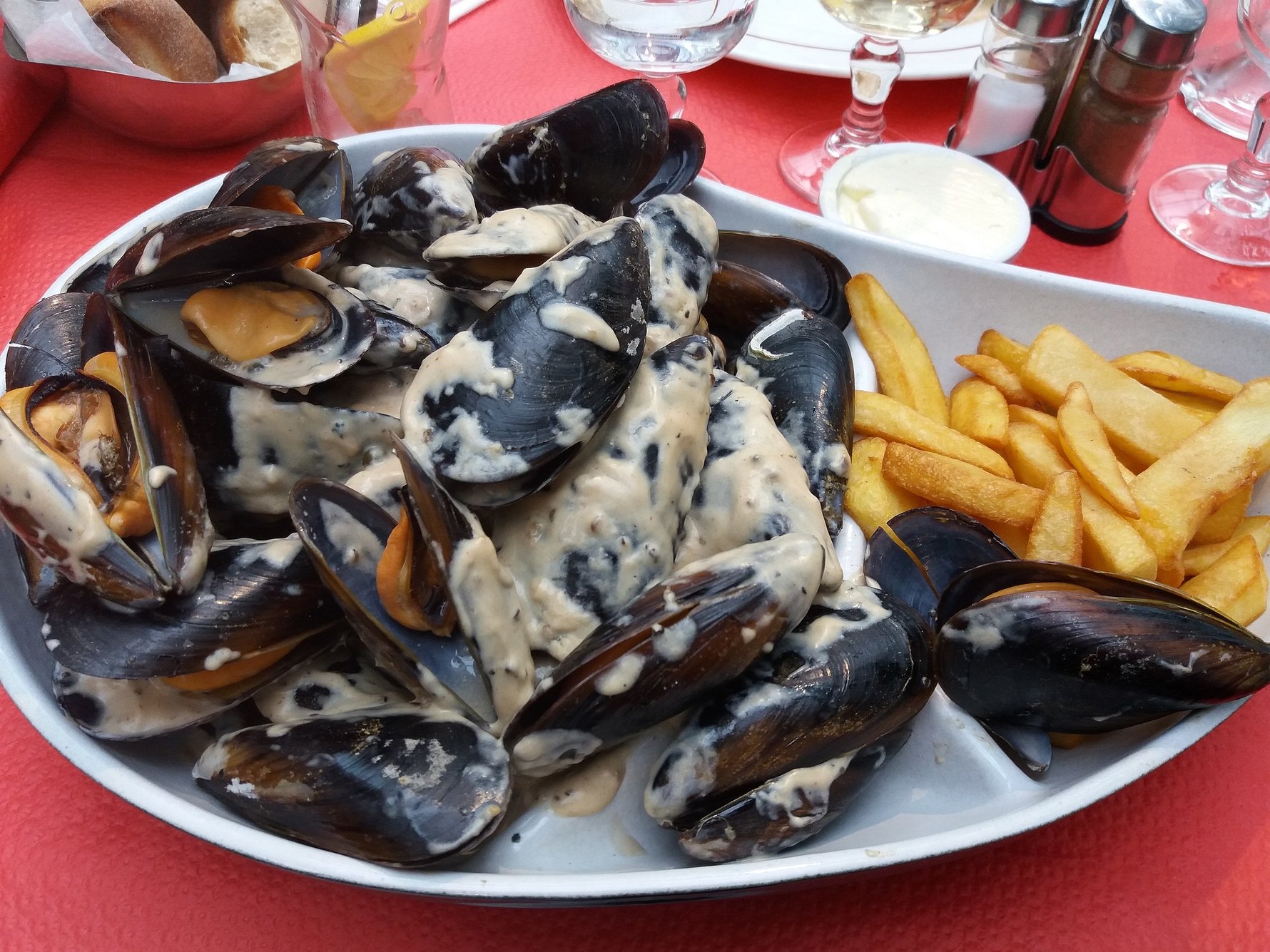 Belgian Food - Moules-frites_Aix-en-Provence © Georges Seguin / CC-SA4.0