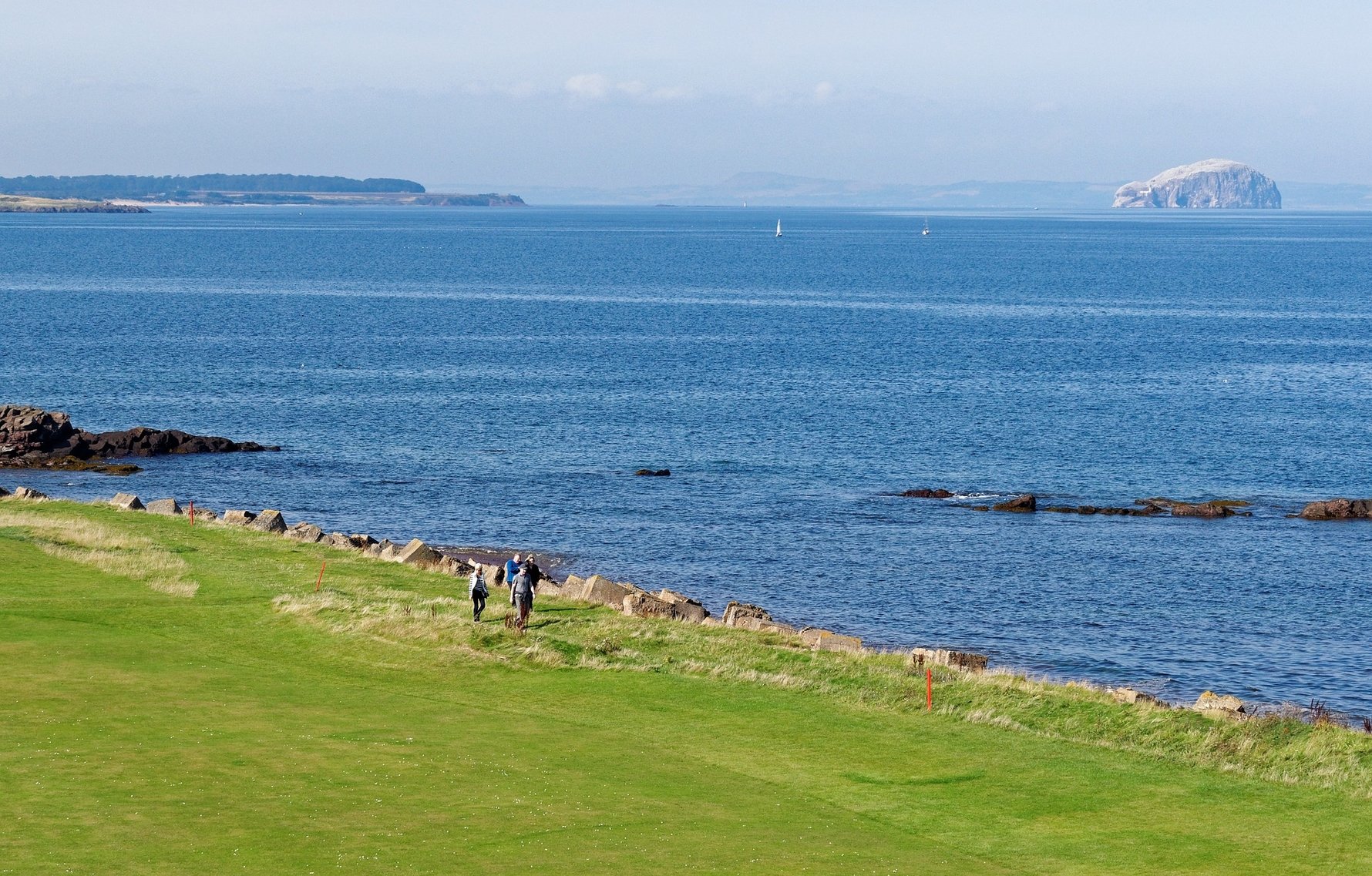 Getting the Most Out of a Weekend Trip in the UK - Golfing in Scotland © Kevin Phillips / Pixabay 