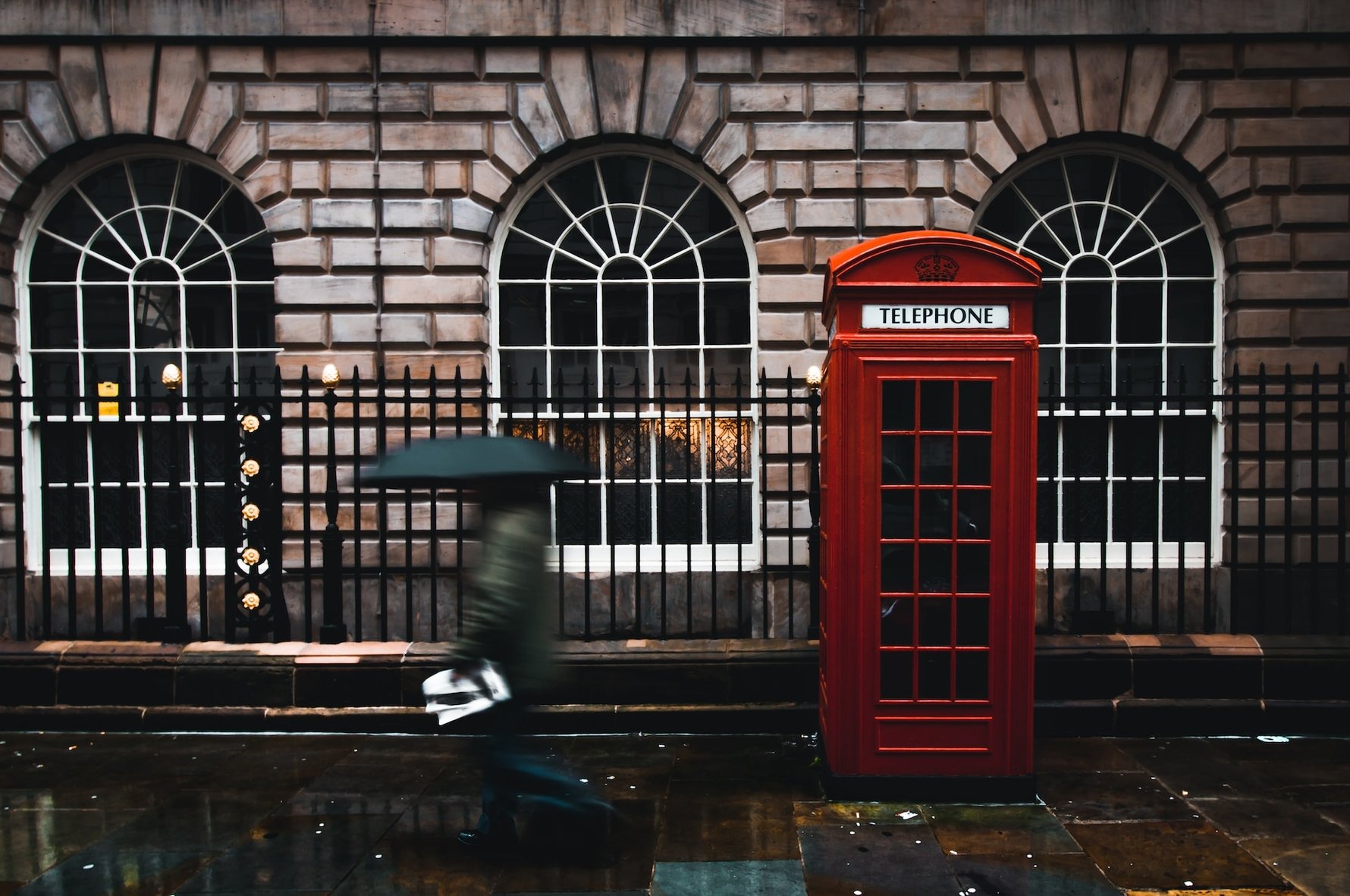 explore london in style © jack-finnigan-unsplash