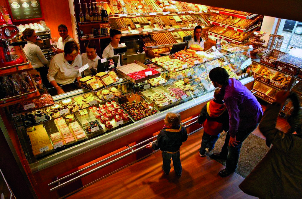 Best Cafe in Kassel. Kassel’s best bakery and confectionery often sees customers queueing up outside for all the glorious pastries one expects from a top of the line German bakery, all of which seem to go oh so well with a piping hot cup of coffee. Funny that? Almost as if there is legitimate skill and detail put into this marvellous place